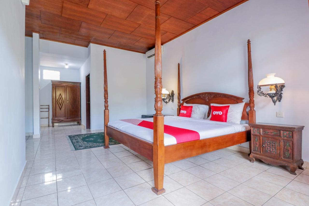 Oyo 1930 Ananda Beach Hotel Санур Экстерьер фото